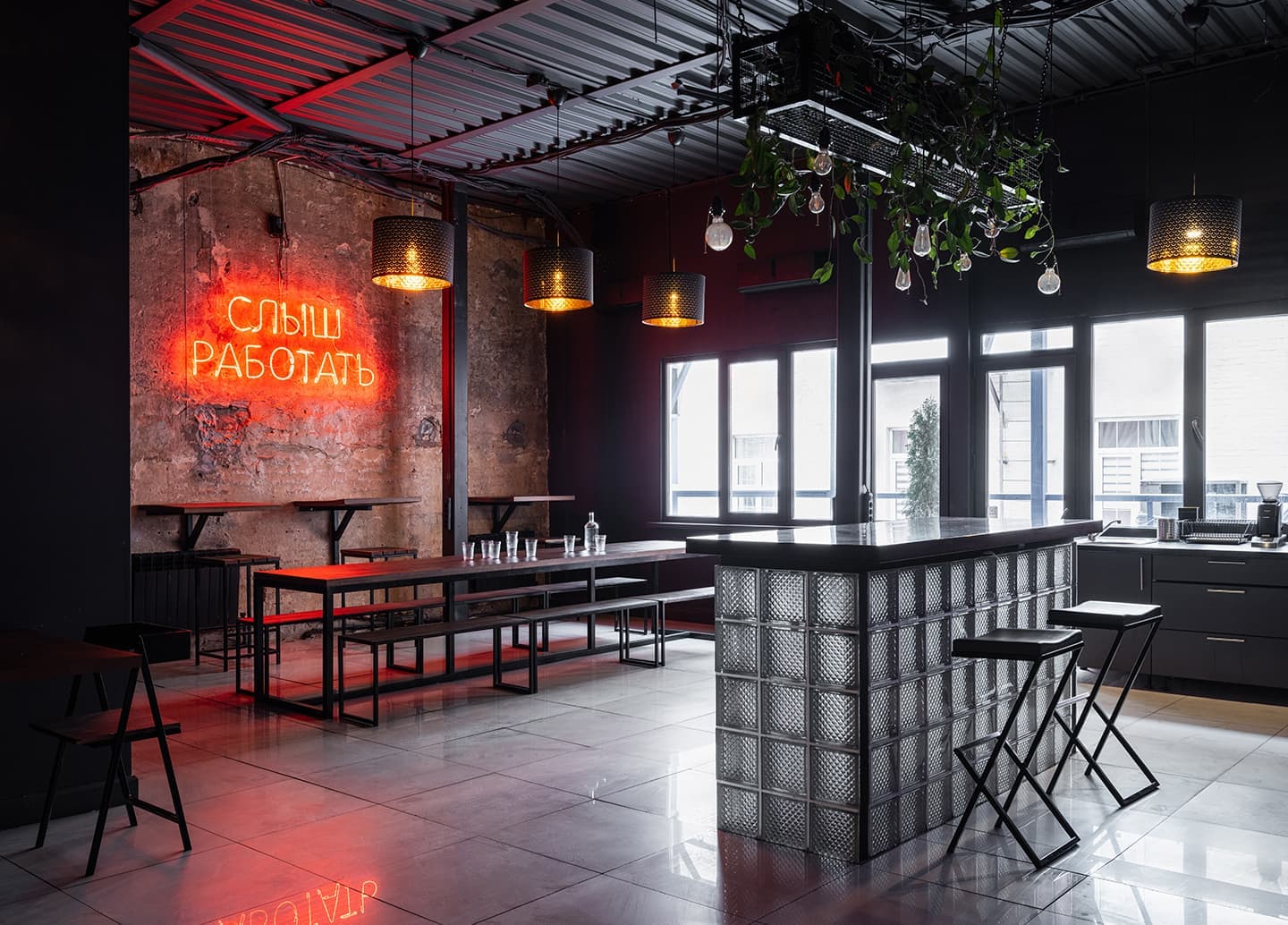 Офис в здании конца XIX века – проект студии ArchBlack