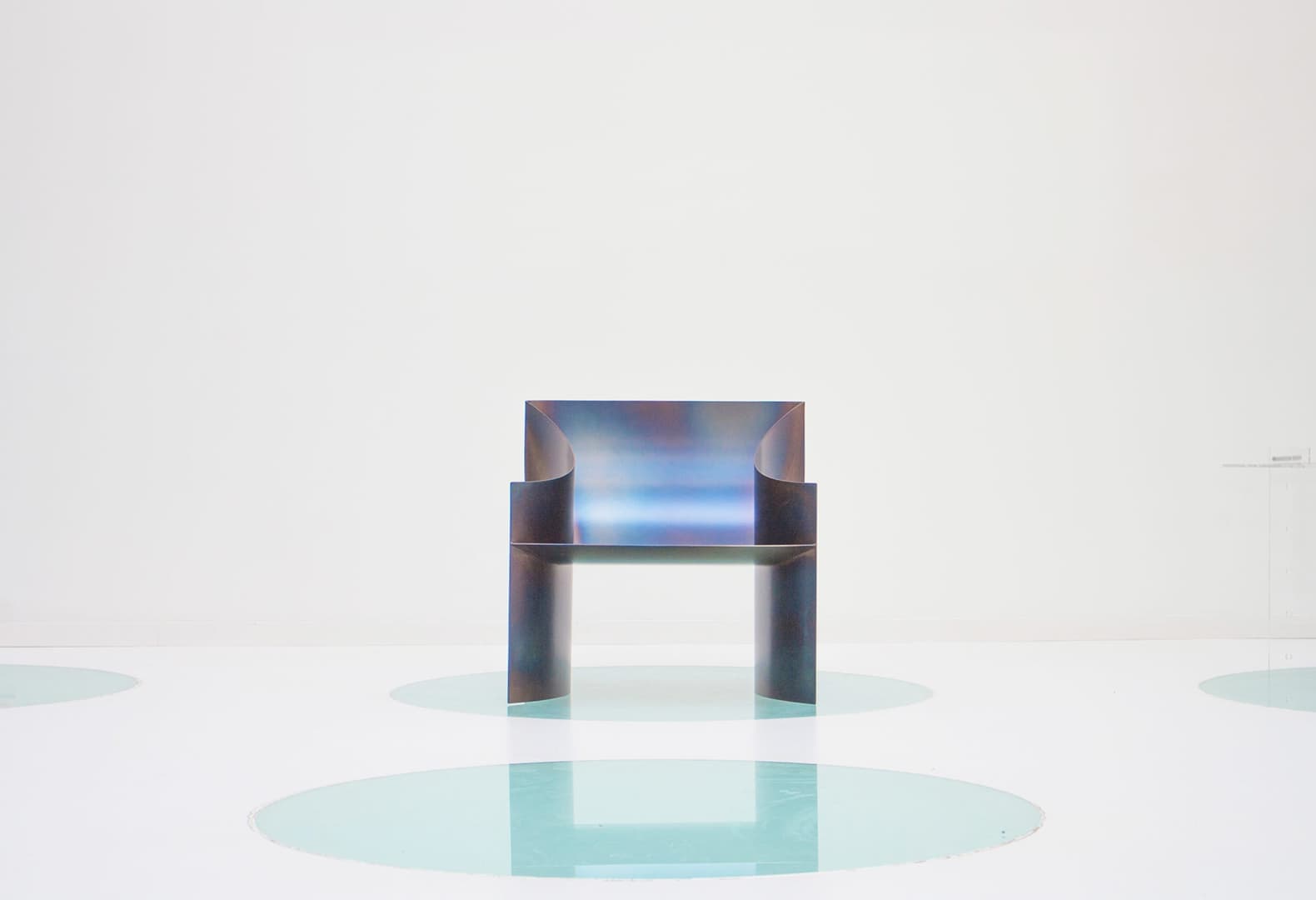 One curve chair, дизайн: Objects with Narratives, Бельгия