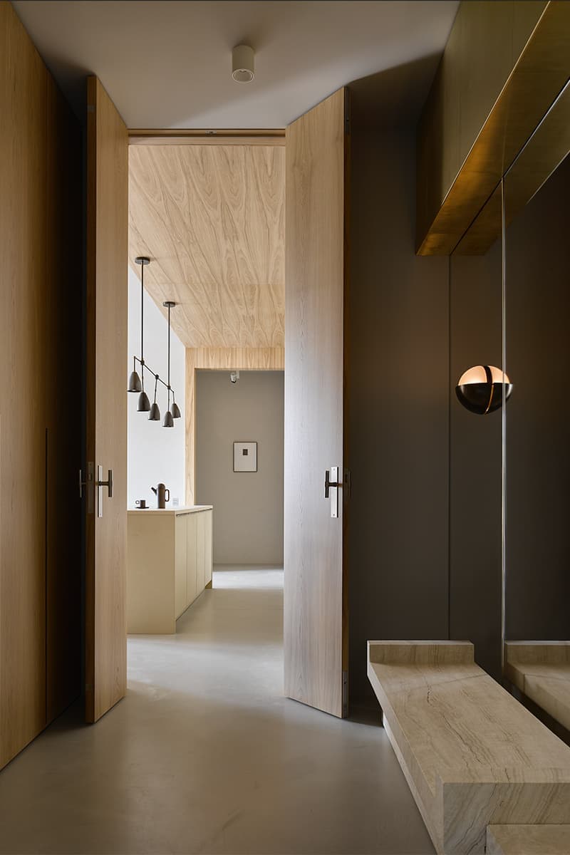 Московские апартаменты с камином – проект бюро Workshop studio