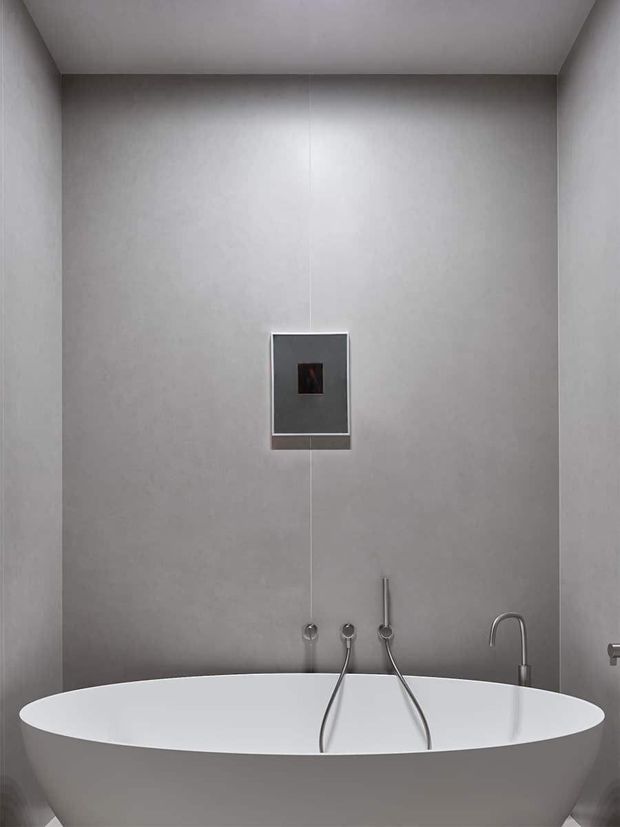 Московские апартаменты с камином – проект бюро Workshop studio