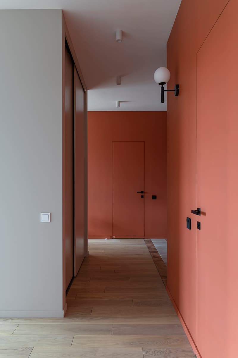 Светлая квартира со стеклянной перегородкой – проект бюро FREYA Architects