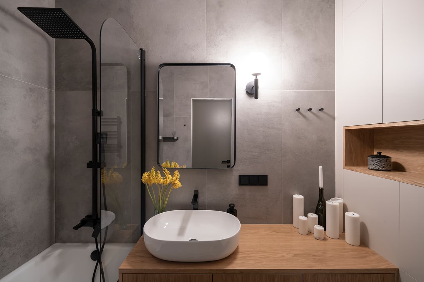 Светлая квартира со стеклянной перегородкой – проект бюро FREYA Architects