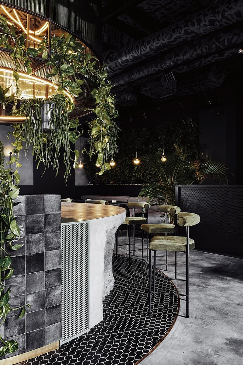 Лаунж-бар в особняке XIX века – проект дизайнера Алины Цауни