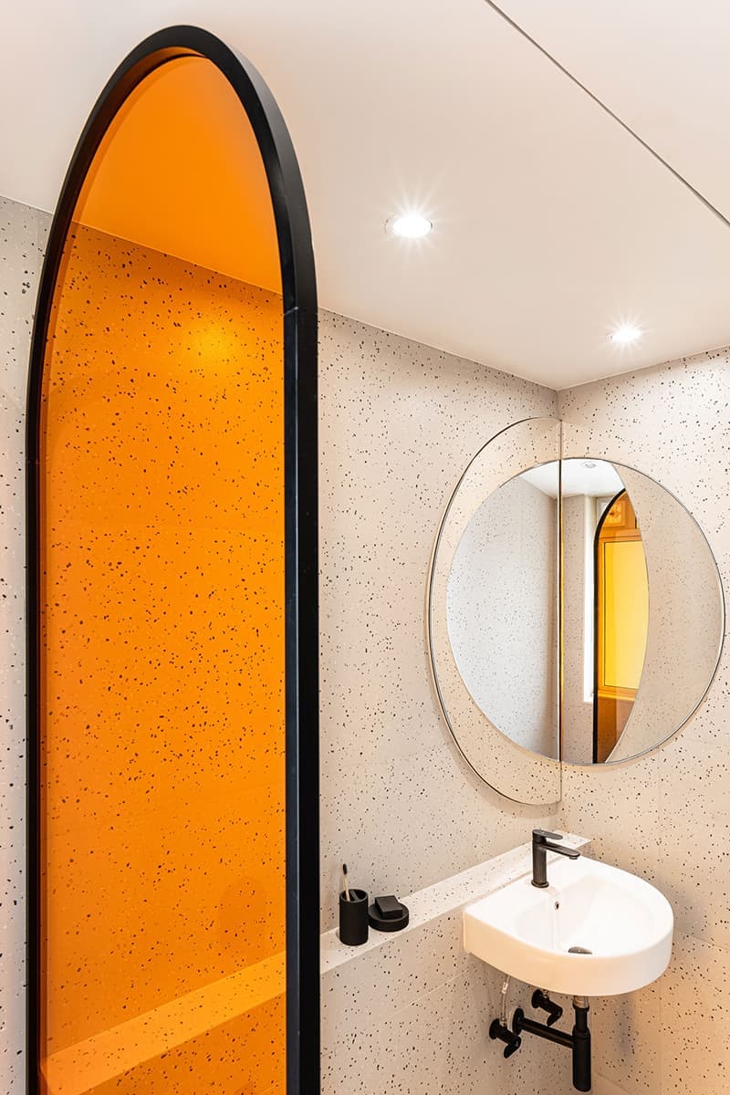 Просторные апартаменты с авангардными элементами в Индии – проект студии The Act of Quad