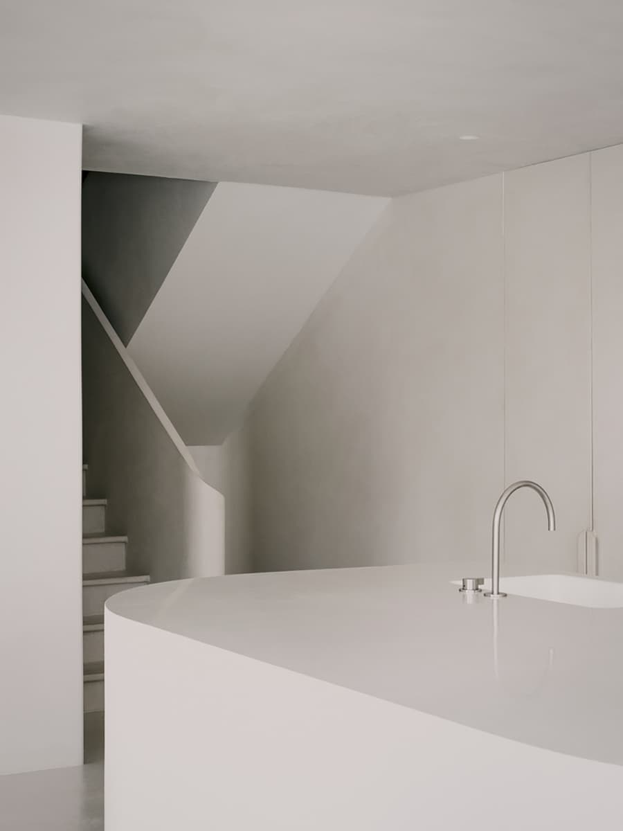 Лаконичный и уединенный дом – проект студии Alain Carle Architecte