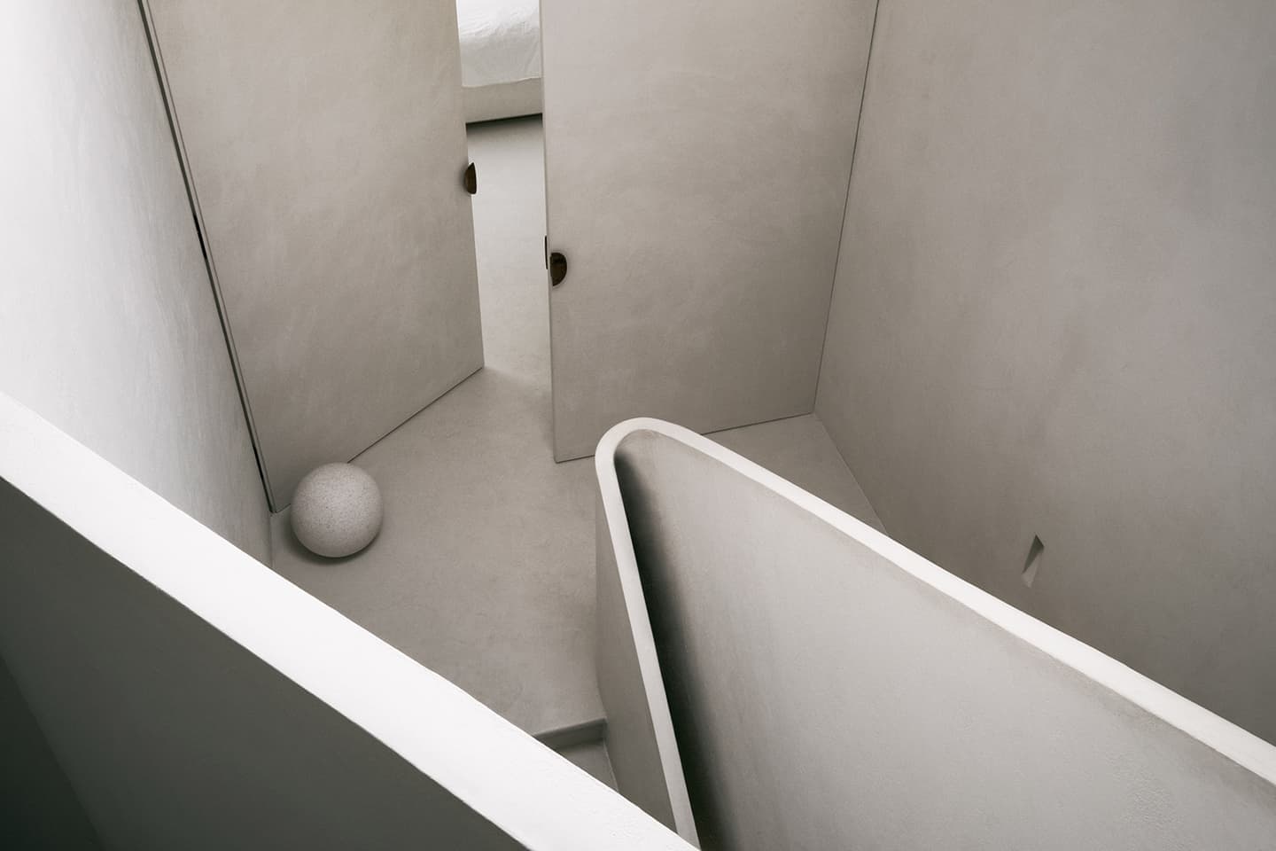 Лаконичный и уединенный дом – проект студии Alain Carle Architecte