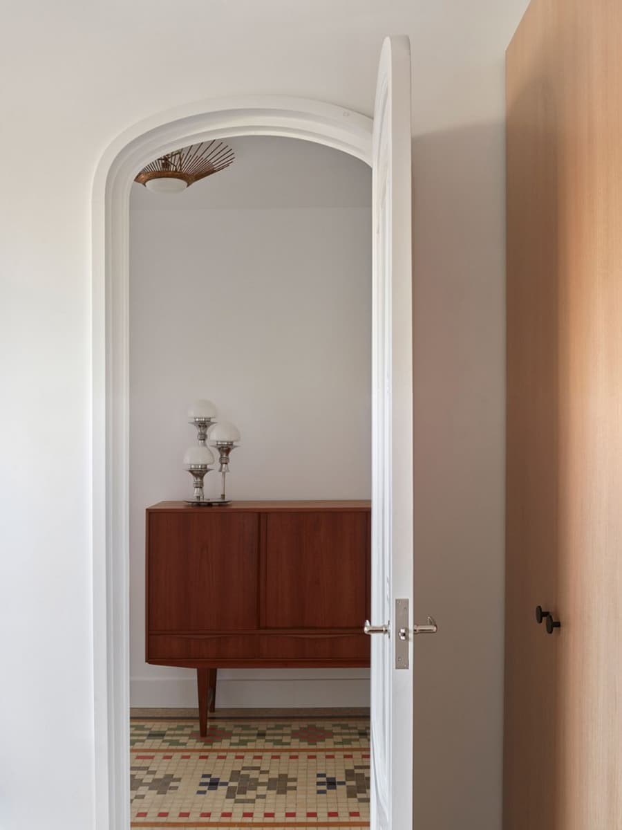 Отремонтированная квартира в здании 1920-х годов – проект студии DG Arquitecto