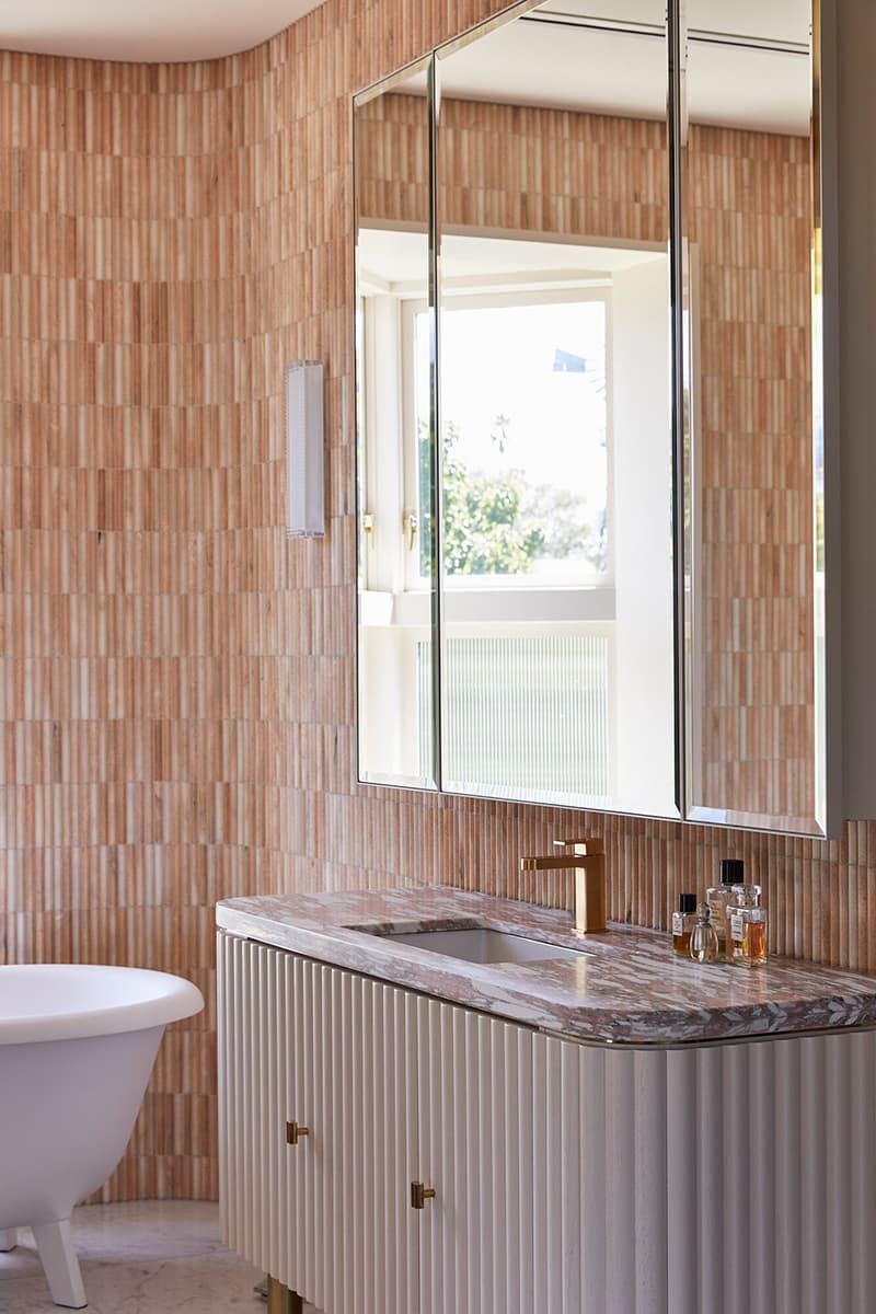 Театральный интерьер дома в Мельбурне – проект Kennedy Nolan