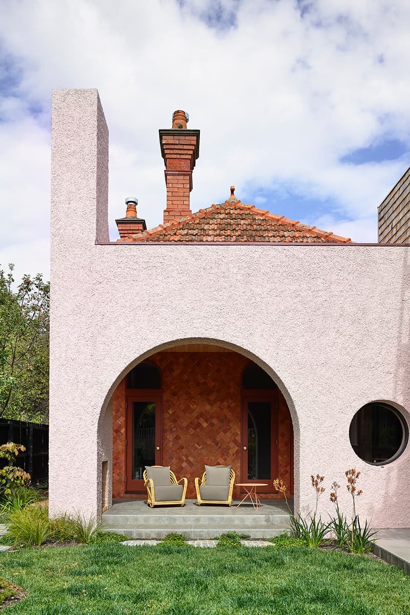 Театральный интерьер дома в Мельбурне – проект Kennedy Nolan