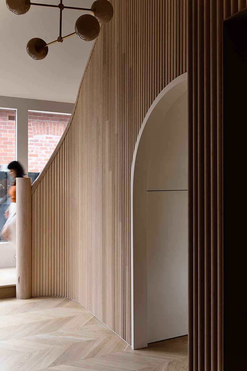 Театральный интерьер дома в Мельбурне – проект Kennedy Nolan