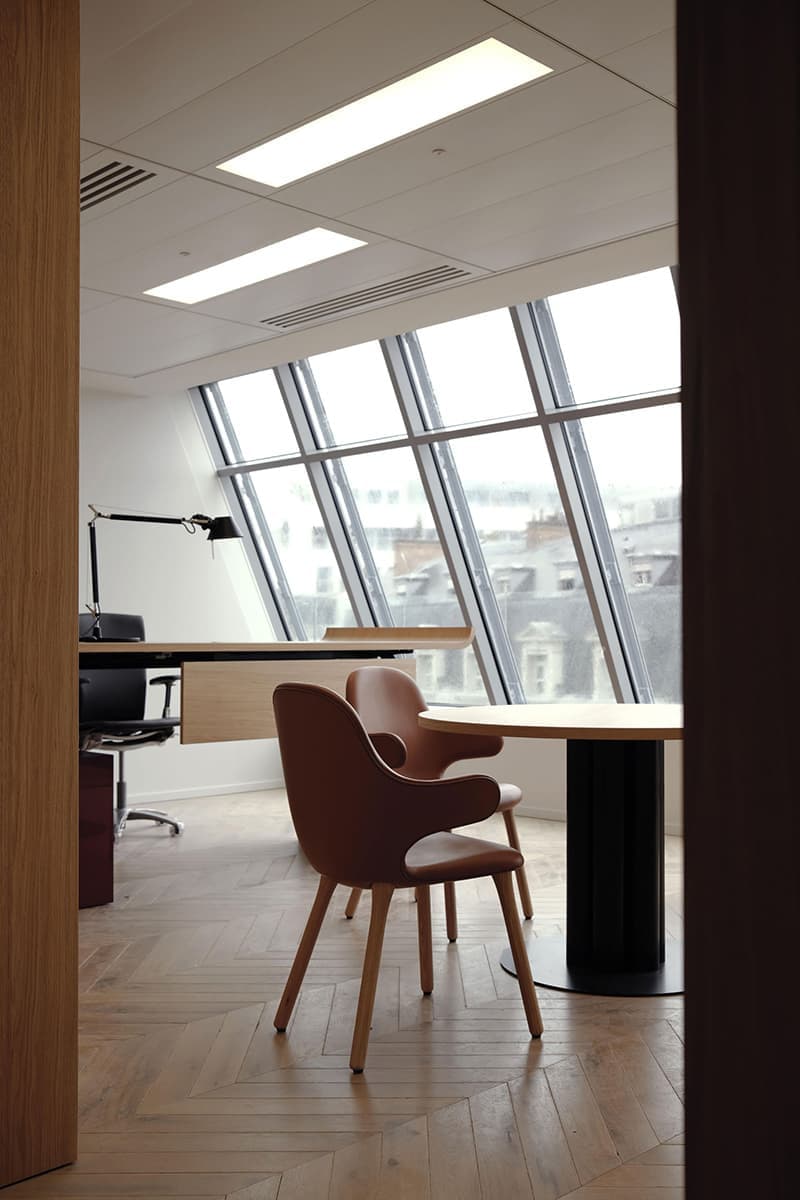 По-домашнему уютный офис в Париже – проект Hauvette & Madani и Луи Денаво