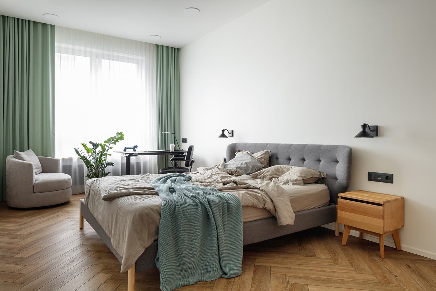 Скандинавский минимализм и обилие живых растений – проект дизайн-студии Кубквадрат