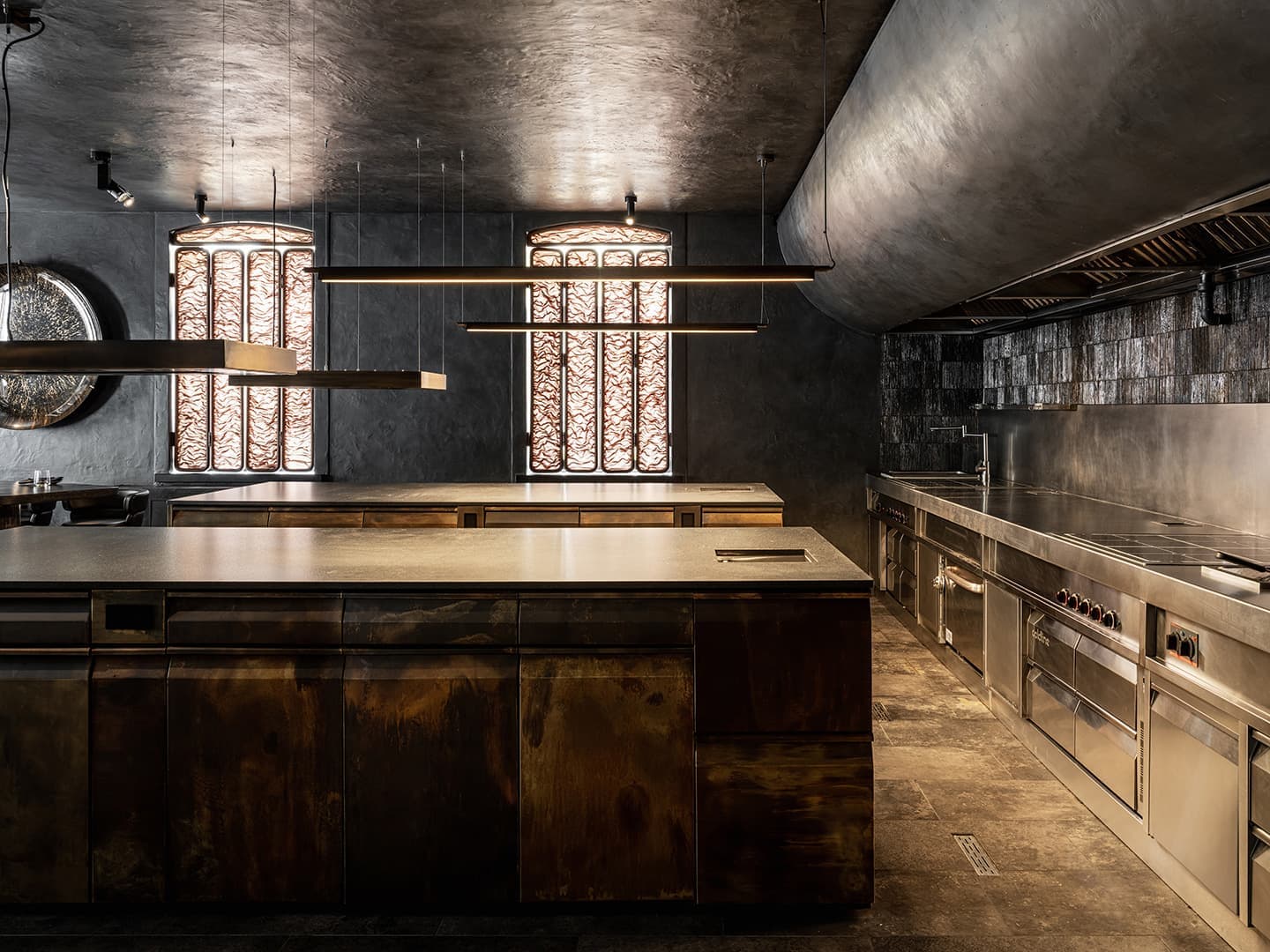 Дуалистичный интерьер московского ресторана Artest – проект дизайн-бюро Veter