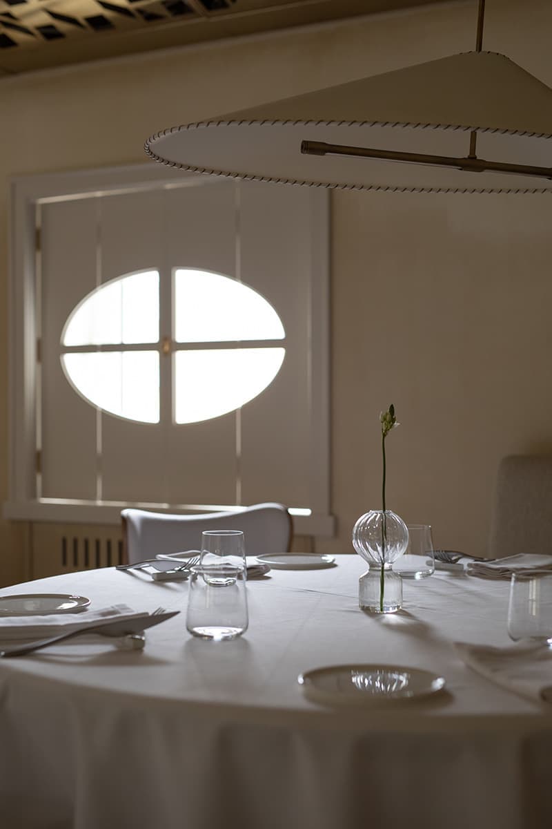 Дуалистичный интерьер московского ресторана Artest – проект дизайн-бюро Veter