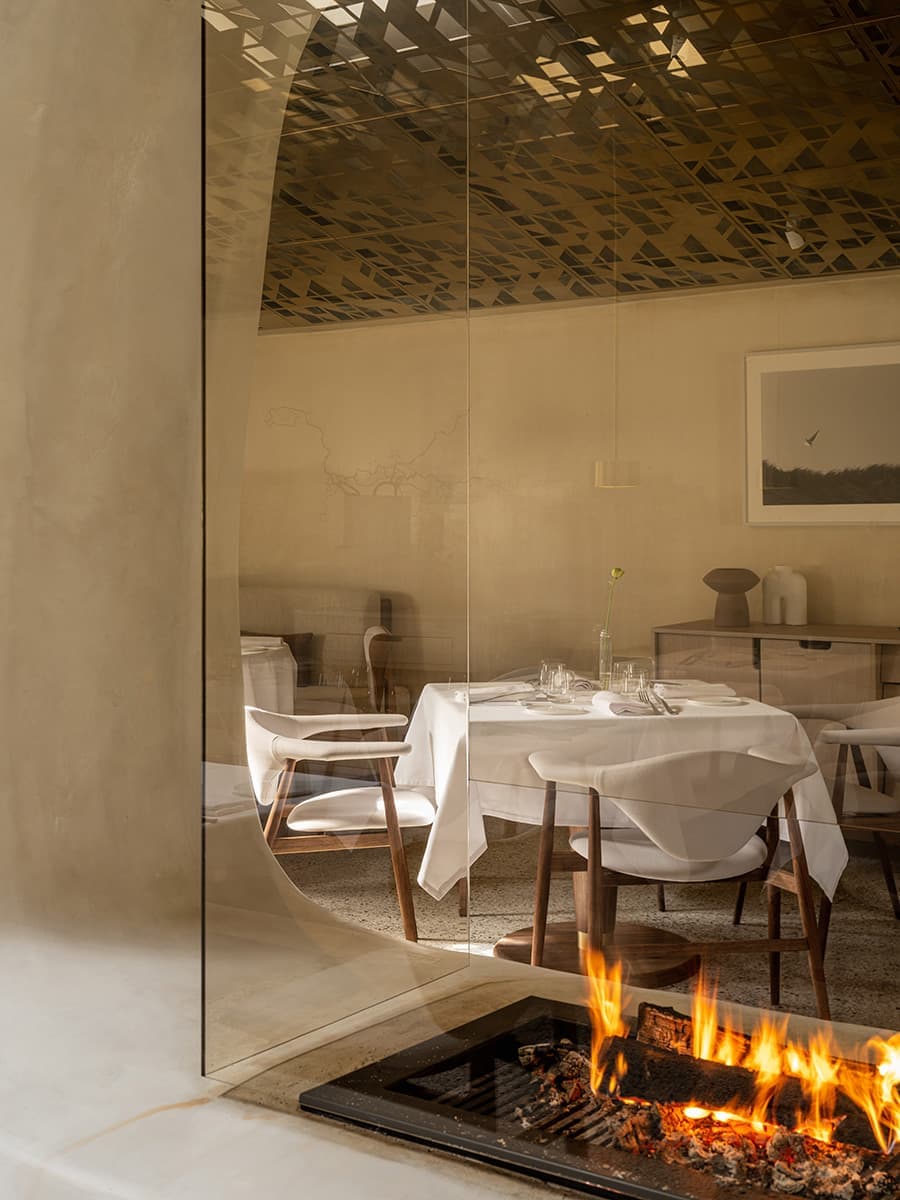 Дуалистичный интерьер московского ресторана Artest – проект дизайн-бюро Veter