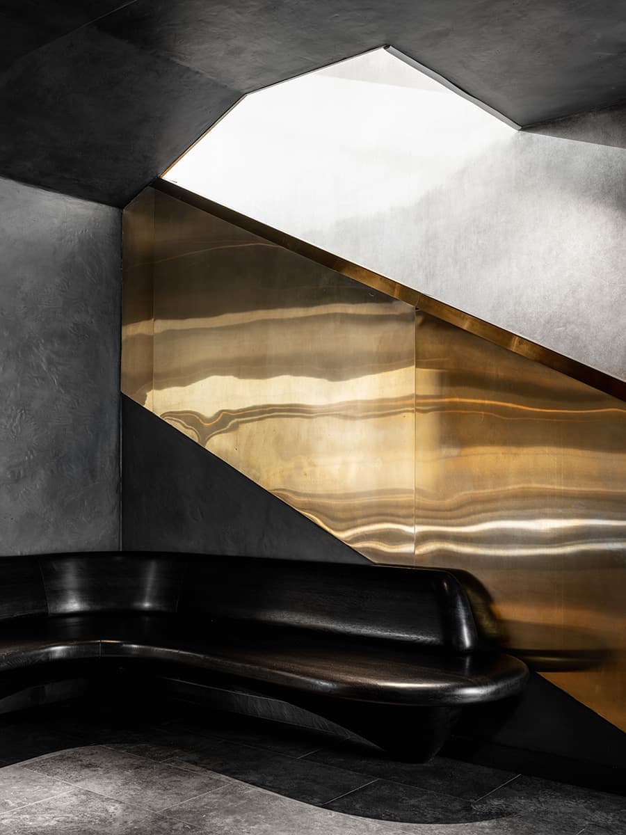 Дуалистичный интерьер московского ресторана Artest – проект дизайн-бюро Veter