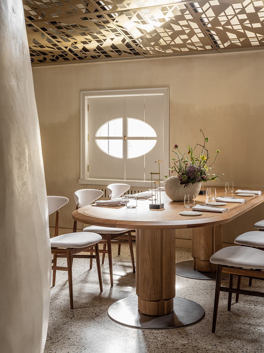 Дуалистичный интерьер московского ресторана Artest – проект дизайн-бюро Veter