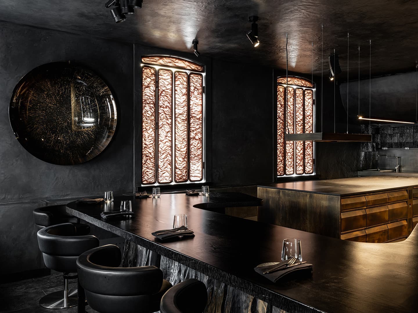 Дуалистичный интерьер московского ресторана Artest – проект дизайн-бюро Veter
