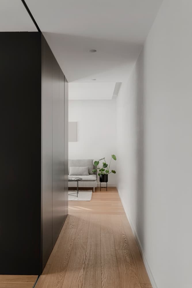 Аскетичный интерьер компактной квартиры в Польше – проект дизайн-бюро ACOS