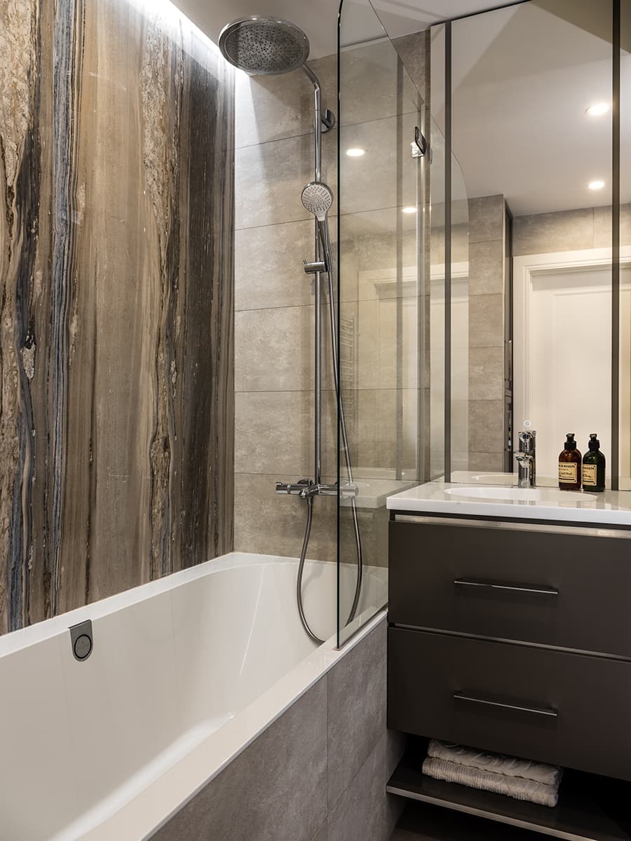 Чувственный интерьер с синими акцентами – проект дизайн-студии BALCON