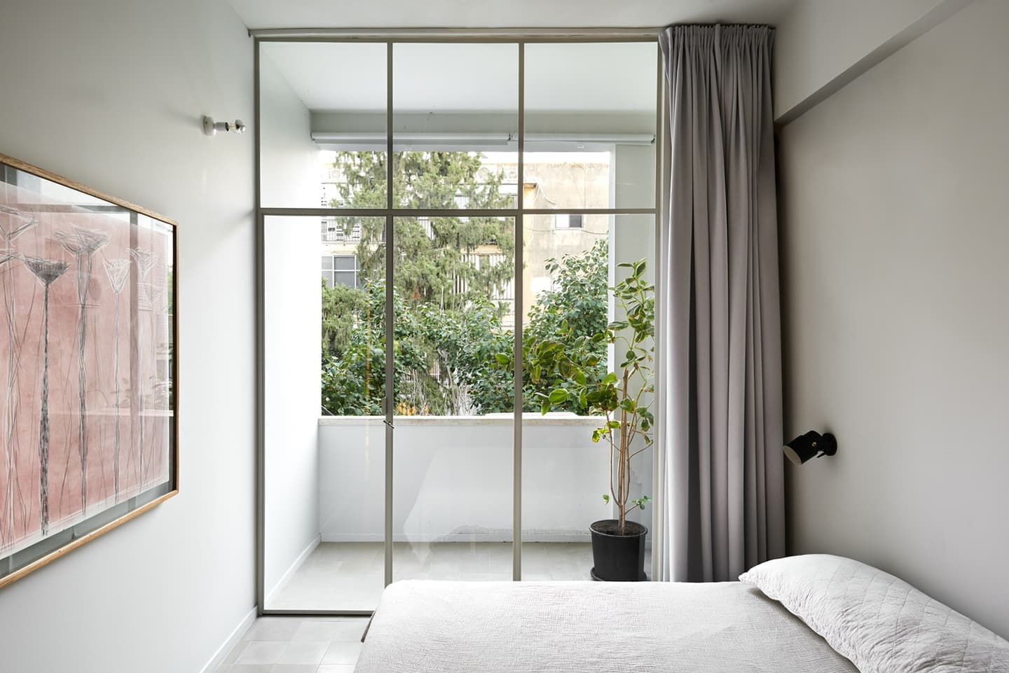 Квартира с зеленой лоджией в Тель-Авиве – проект Salty Architects