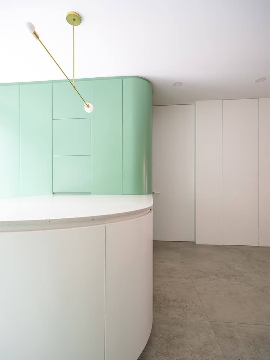 Воздушный интерьер квартиры в Монреале – проект канадской студии Naturehumaine