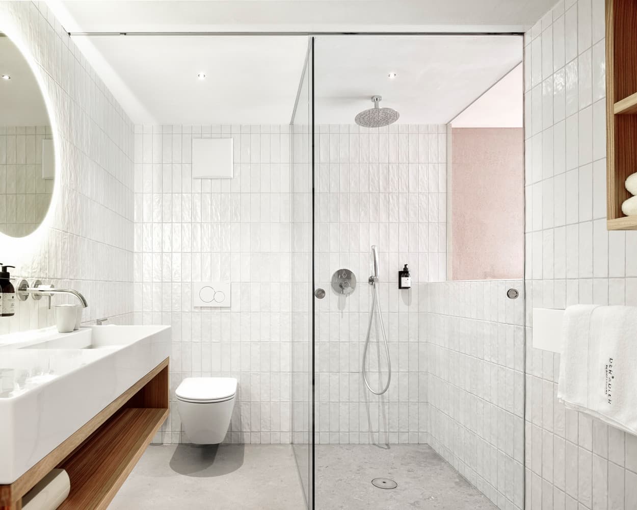 Теплый домашний интерьер семейного отеля в Австрии – проект архитектурного бюро firm Architekten