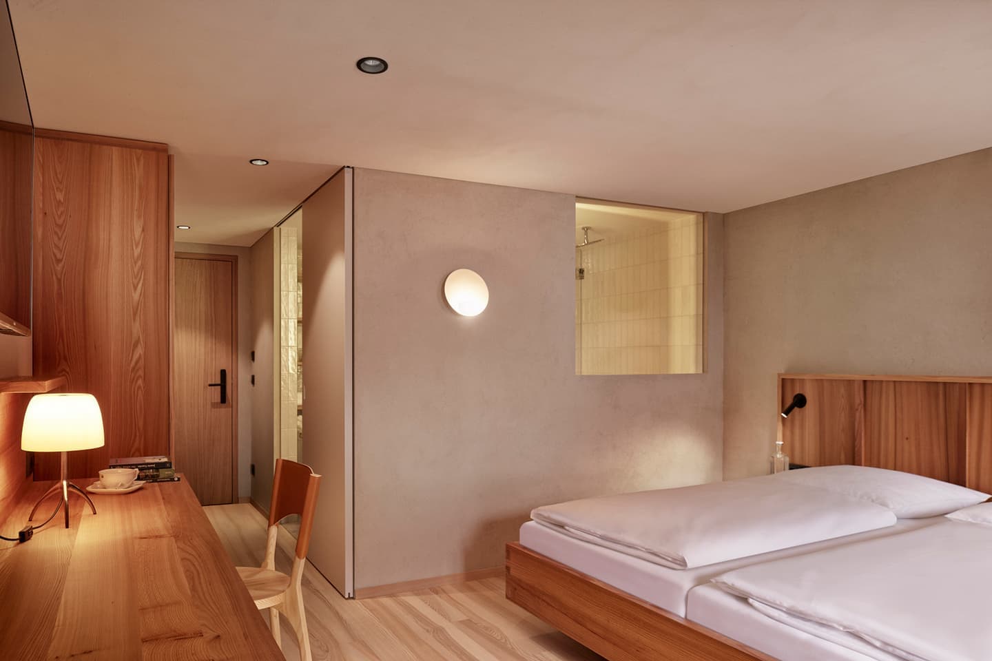 Теплый домашний интерьер семейного отеля в Австрии – проект архитектурного бюро firm Architekten