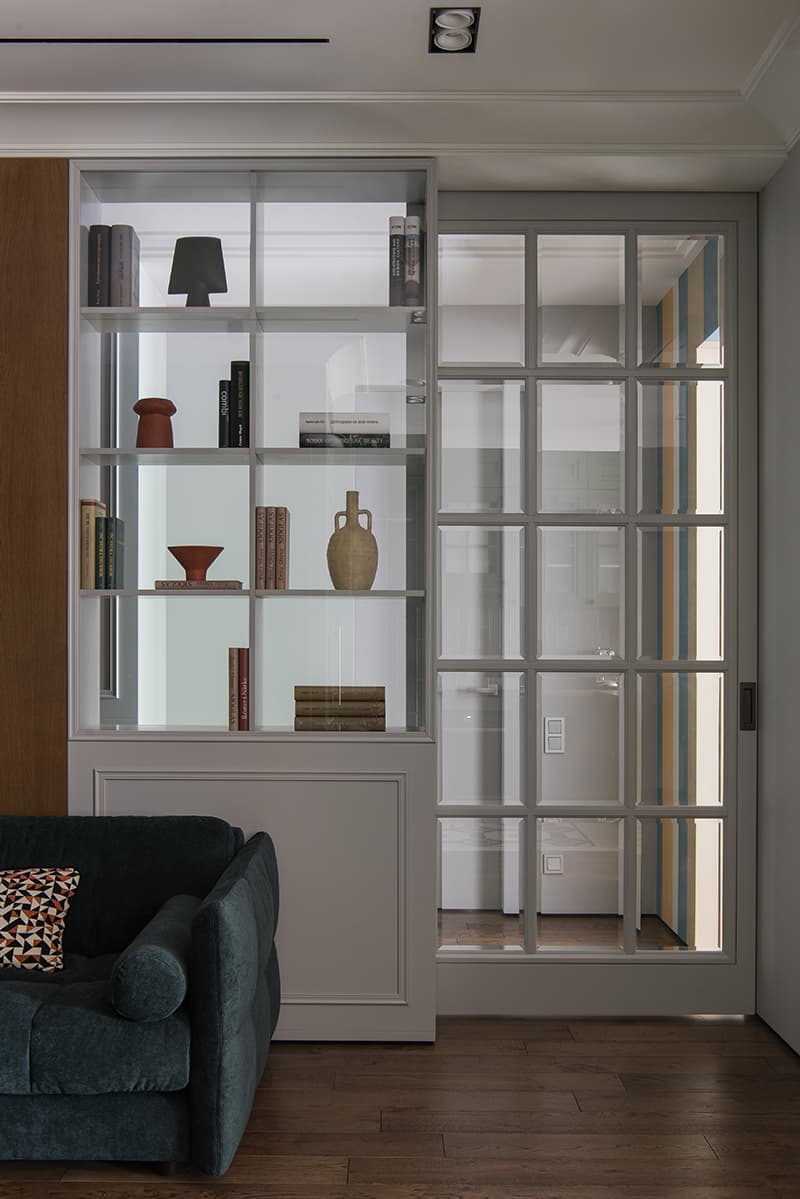 Квартира с четырьмя спальнями в глубоких оттенках – проект Buro.Team