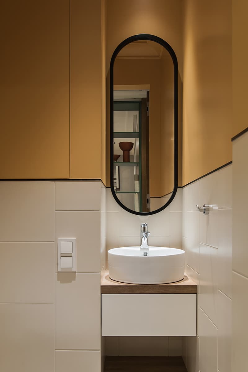 Квартира с четырьмя спальнями в глубоких оттенках – проект Buro.Team