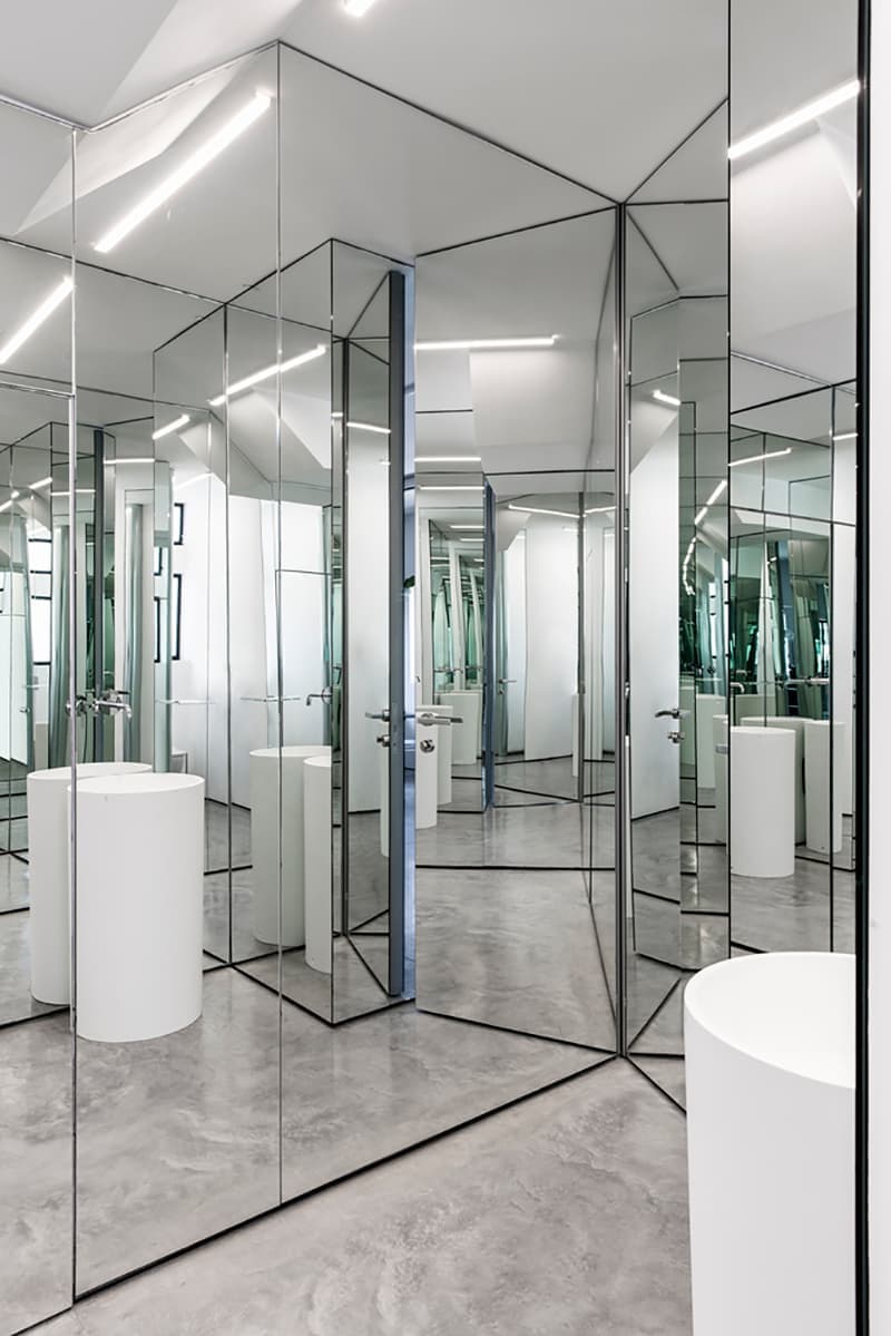 Зеркальный интерьер с индустриальными элементами – проект дизайнера Яэля Перри