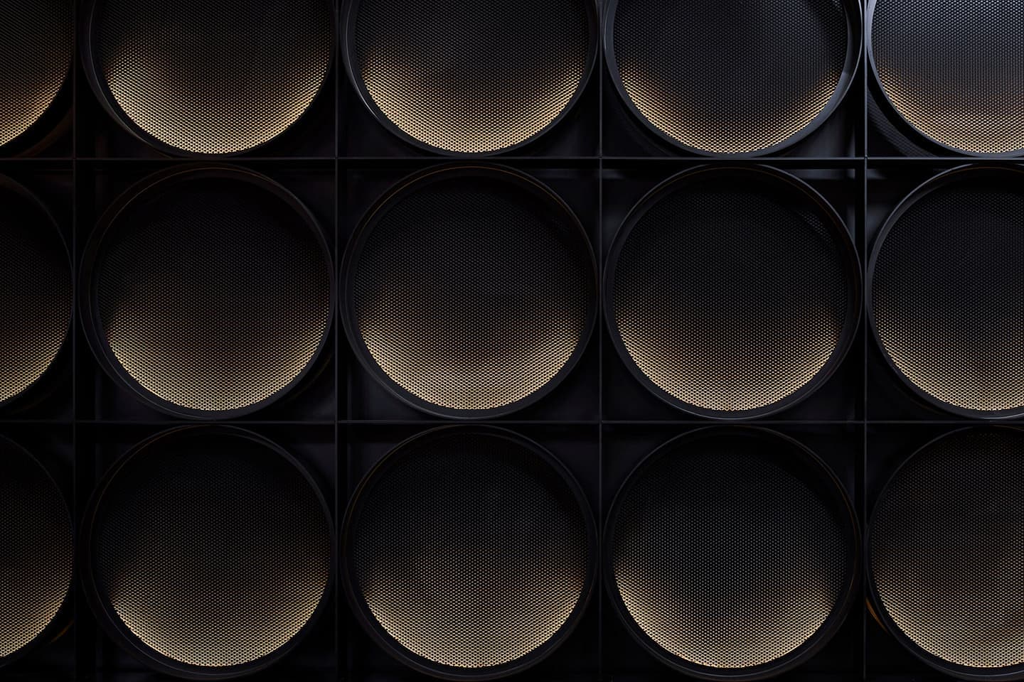 Аскетичный интерьер пивного бара в Австралии – проект студии Splinter Society