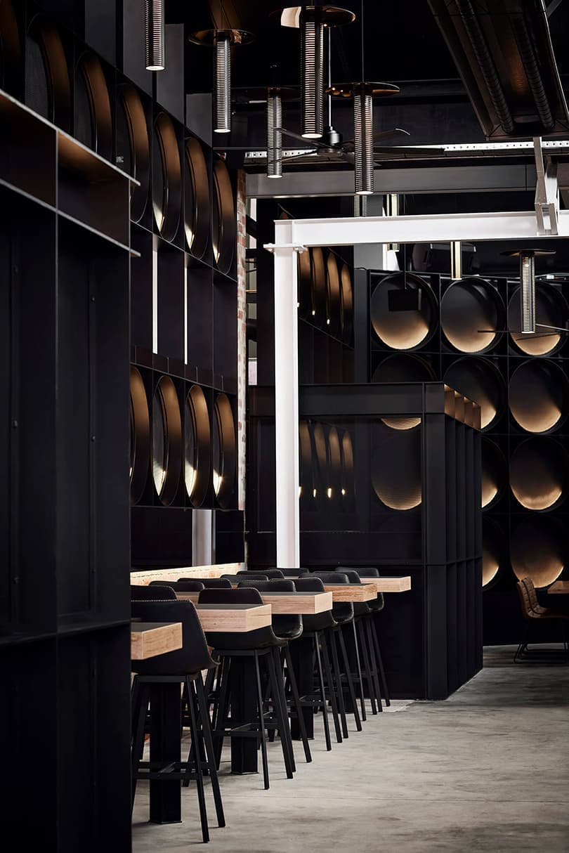 Аскетичный интерьер пивного бара в Австралии – проект студии Splinter Society