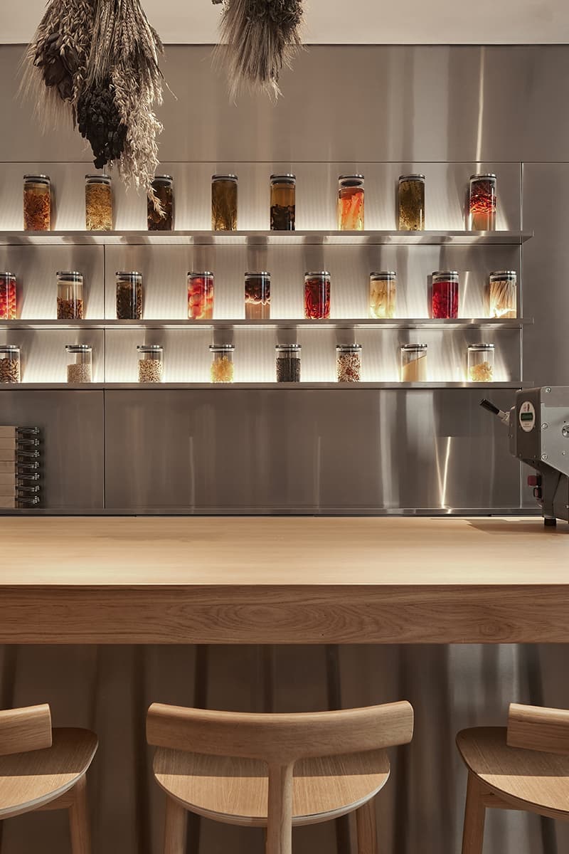 Ресторан в стиле католической церкви – проект DA Bureau