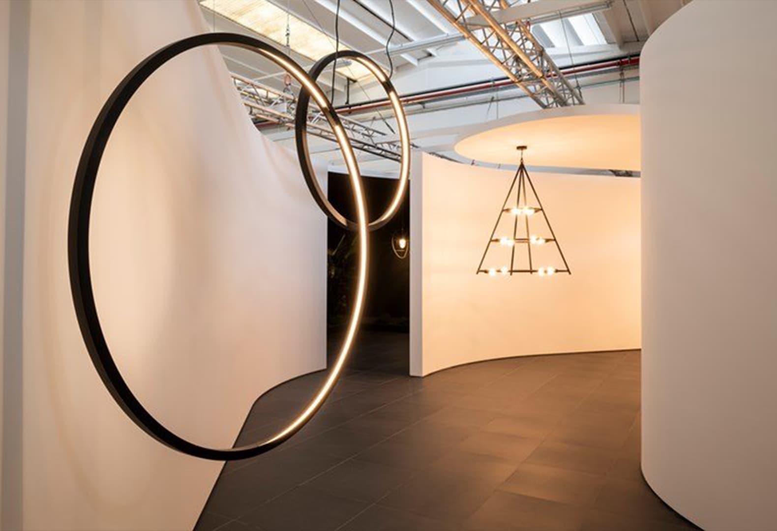 Artemide Exhibition Centre: пространство света и открытого диалога