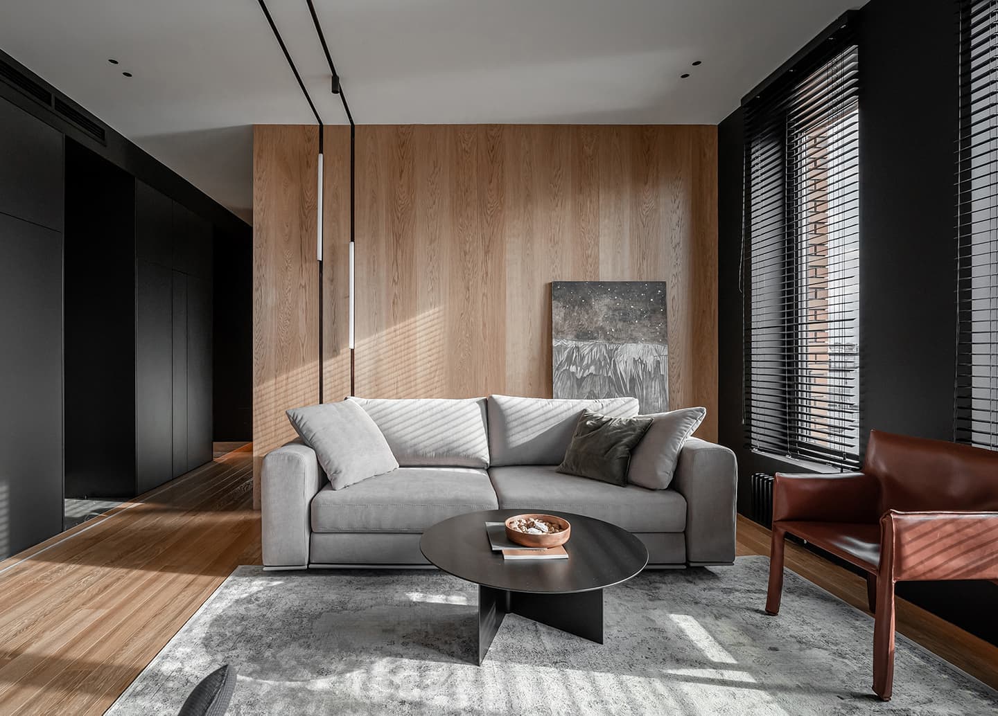 Монохромная палитра в интерьере семейной квартиры – проект Cartelle Design