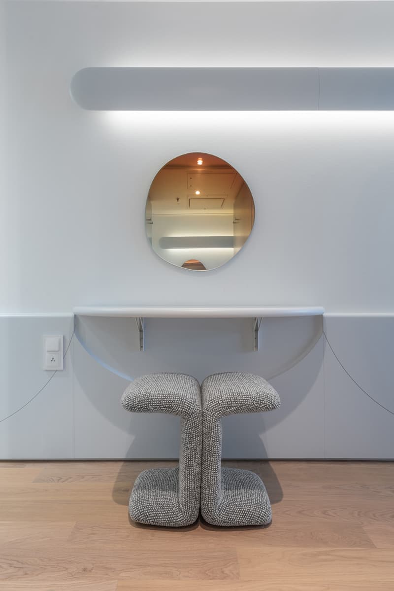 Модернистский интерьер жилой яхты – проект Michel K Chen Architecture