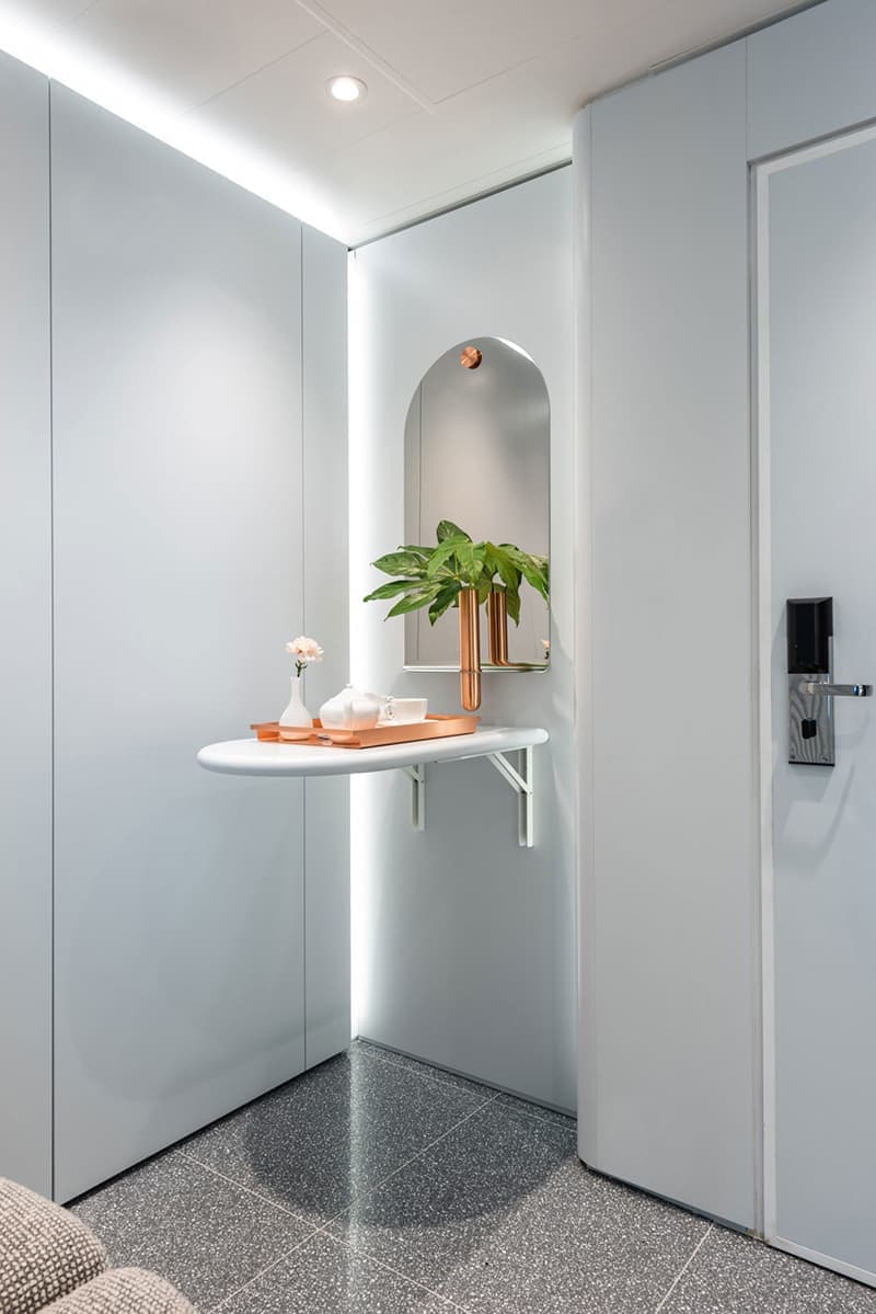 Модернистский интерьер жилой яхты – проект Michel K Chen Architecture