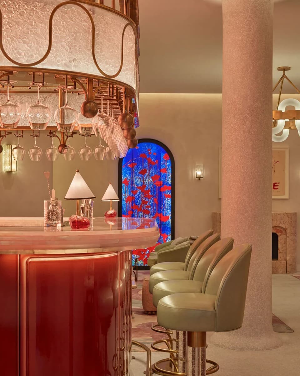 Драматичный интерьер для бара The Red Room – проект Bryan O’Sullivan Studio