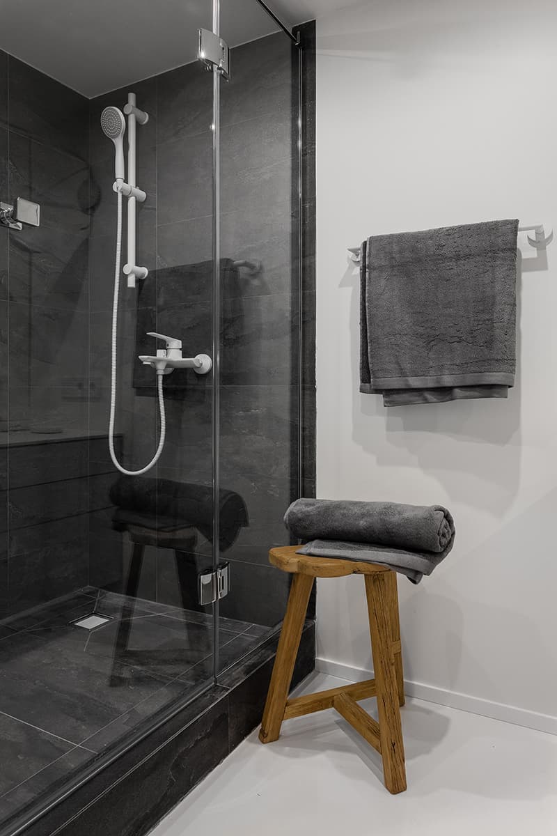 Двухуровневая квартира с индустриальными деталями – проект Room Design Buro