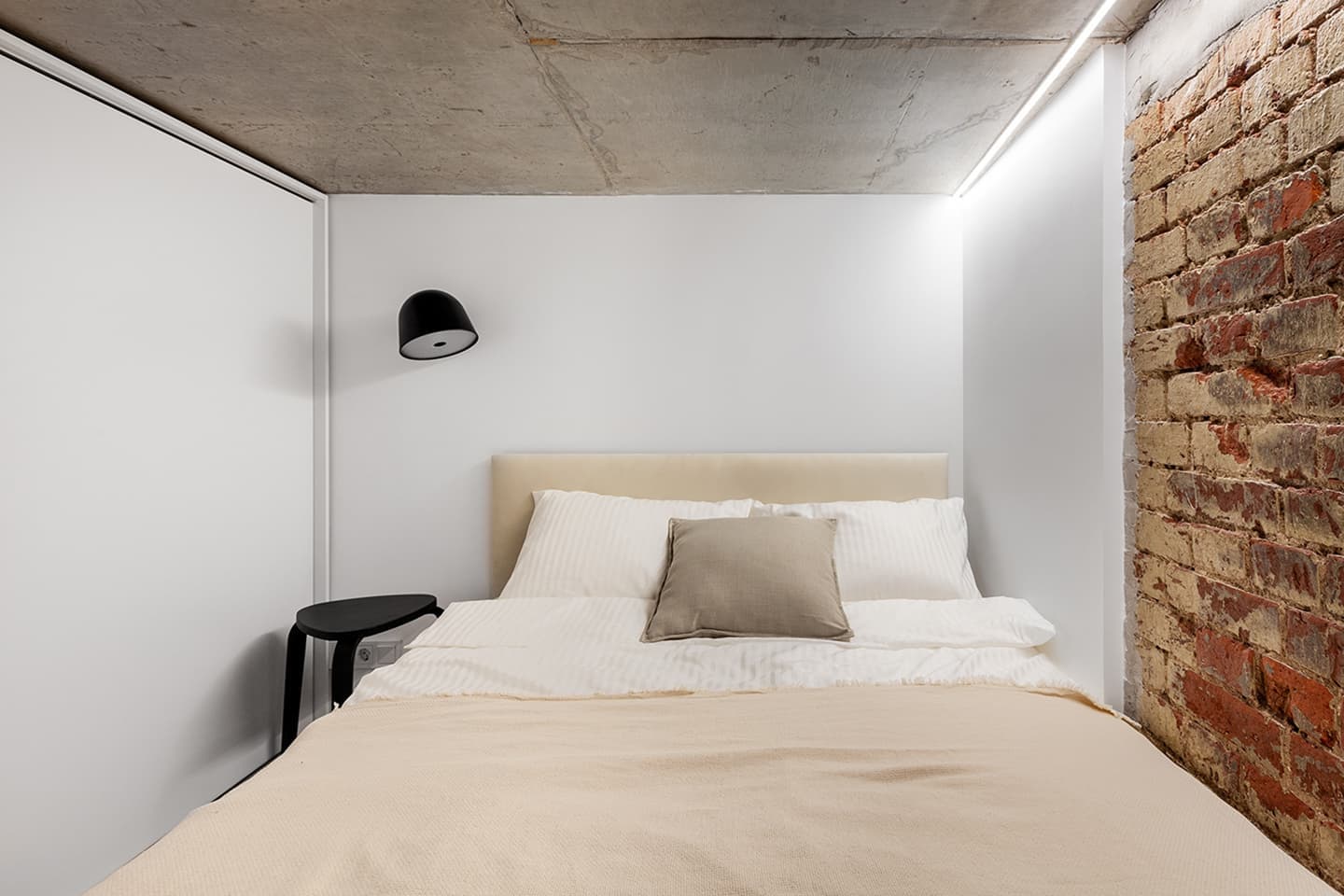 Двухуровневая квартира с индустриальными деталями – проект Room Design Buro