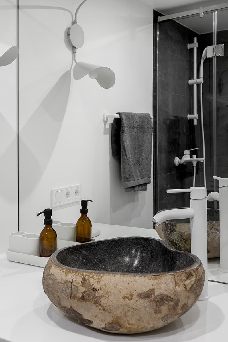 Двухуровневая квартира с индустриальными деталями – проект Room Design Buro