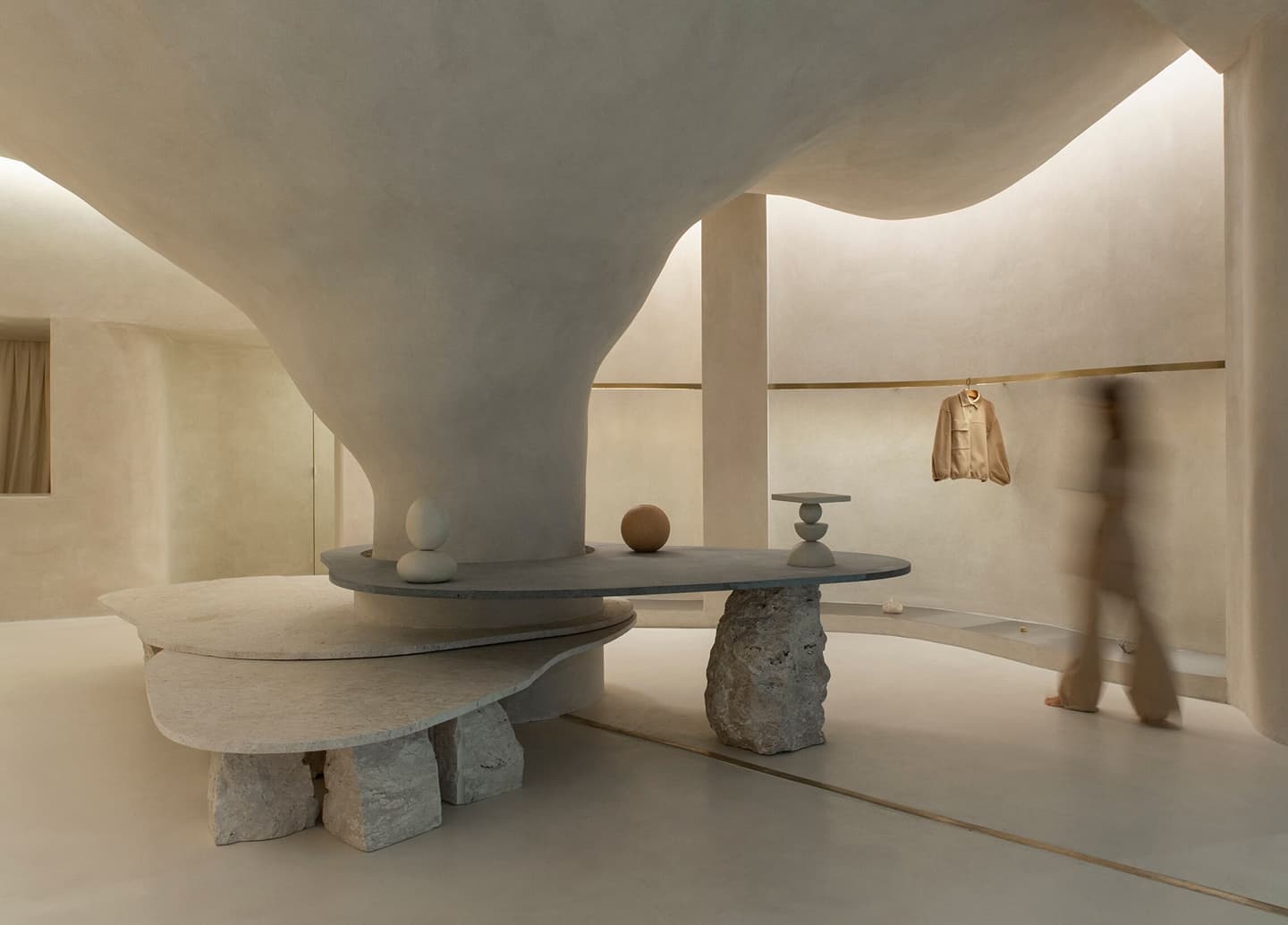 Красота несовершенства в интерьере магазина одежды – проект Aia Estúdio + Raphael Tepedino