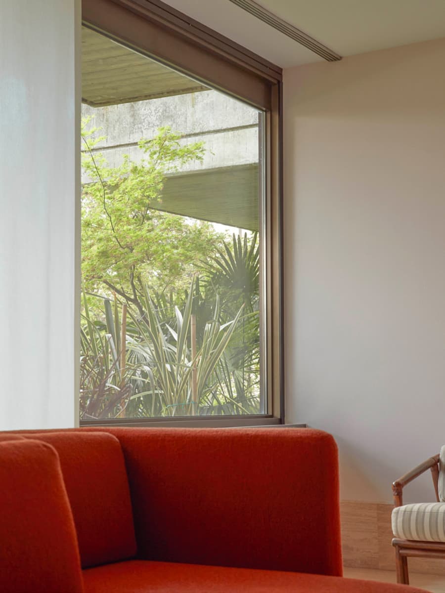 Свежий микс теплых оттенков в интерьере итальянской квартиры – проект Кристины Челестино