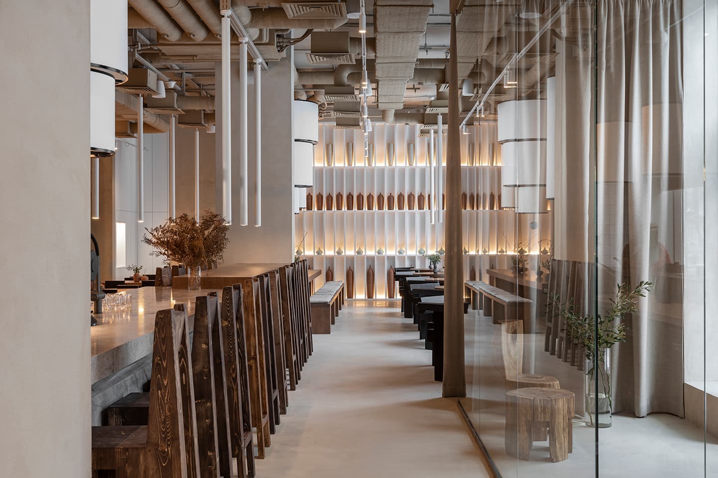 Лаконичный интерьер кафе с серферским духом – проект FREYA Architects