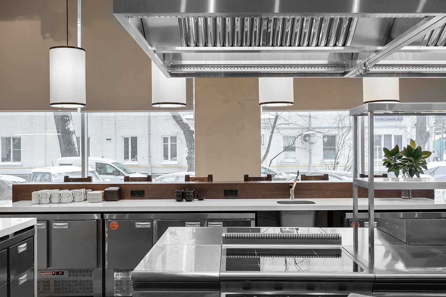 Лаконичный интерьер кафе с серферским духом – проект FREYA Architects