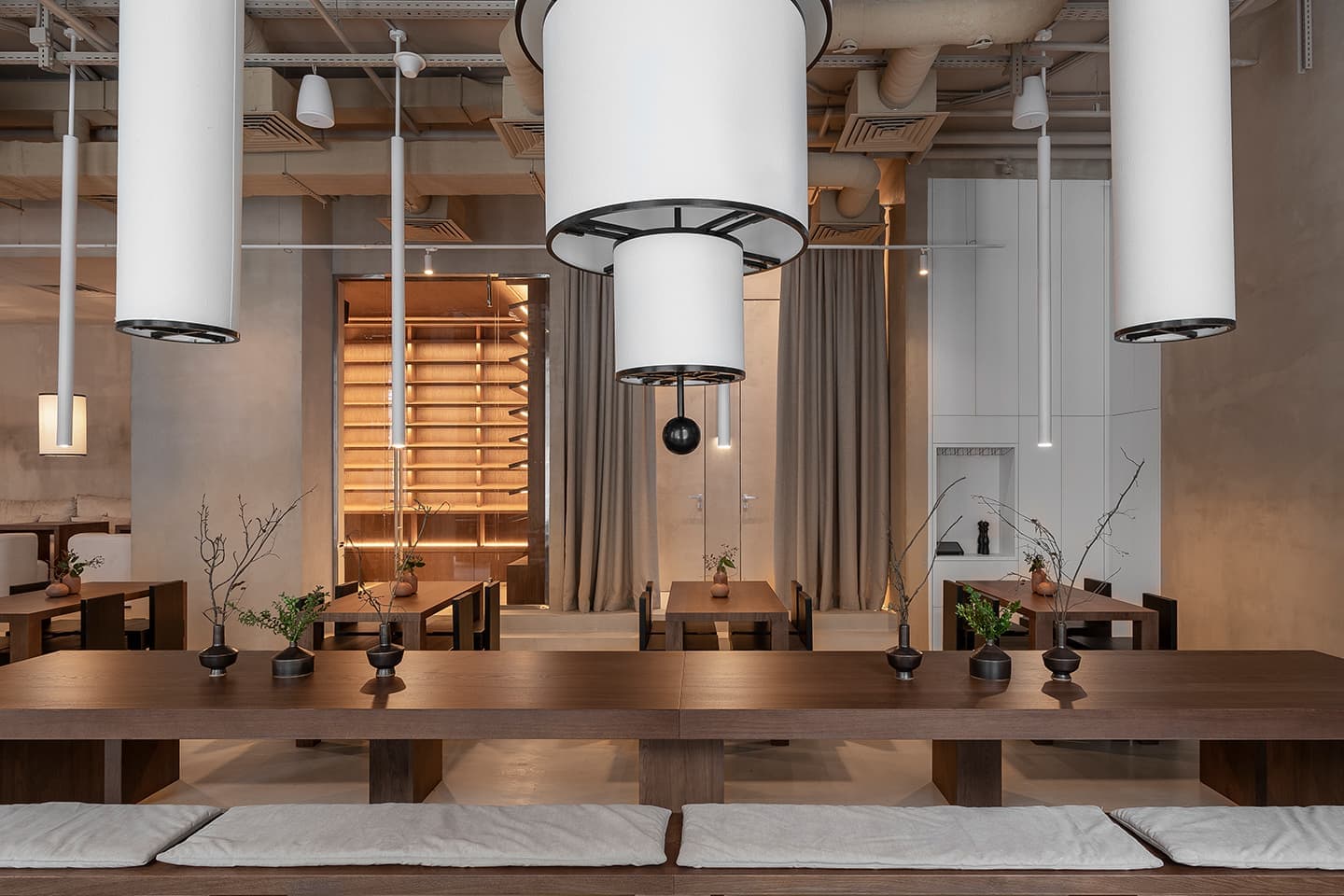 Лаконичный интерьер кафе с серферским духом – проект FREYA Architects