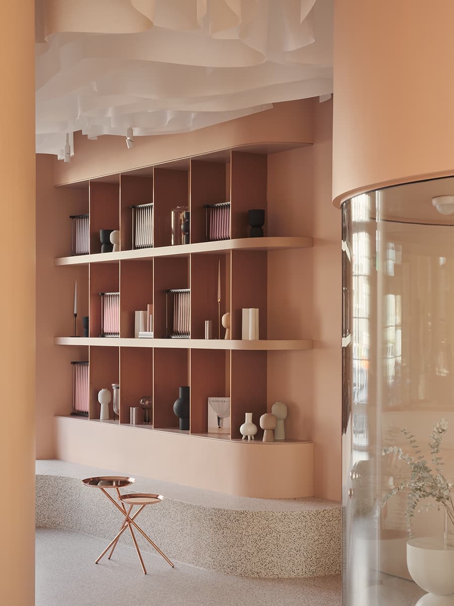 Нежный дизайн цветочного бутика в Калининграде – проект Levkovich Architects