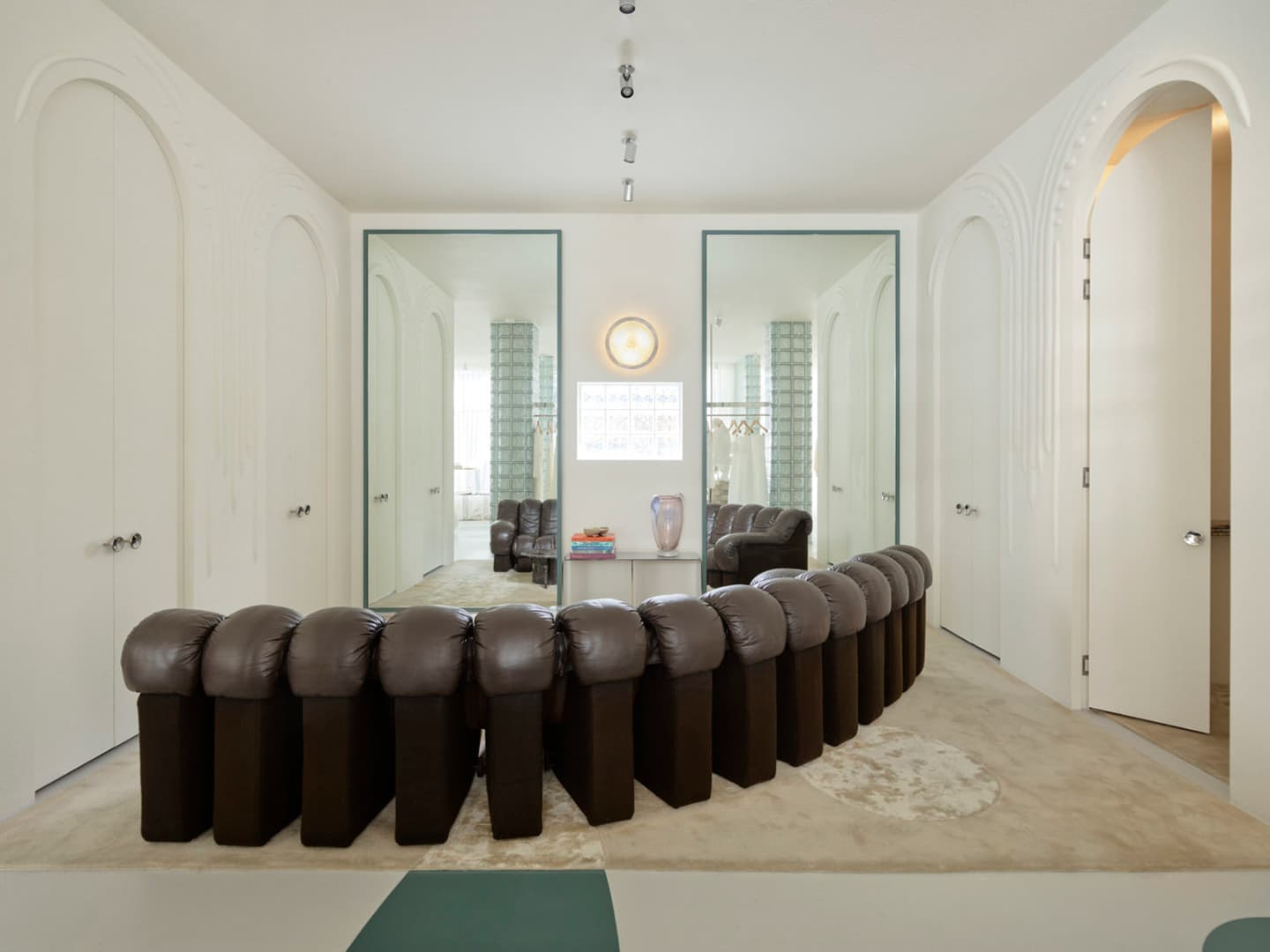 Интерьер флагманского магазина SIR в Сиднее — проект Тэмсин Джонсон