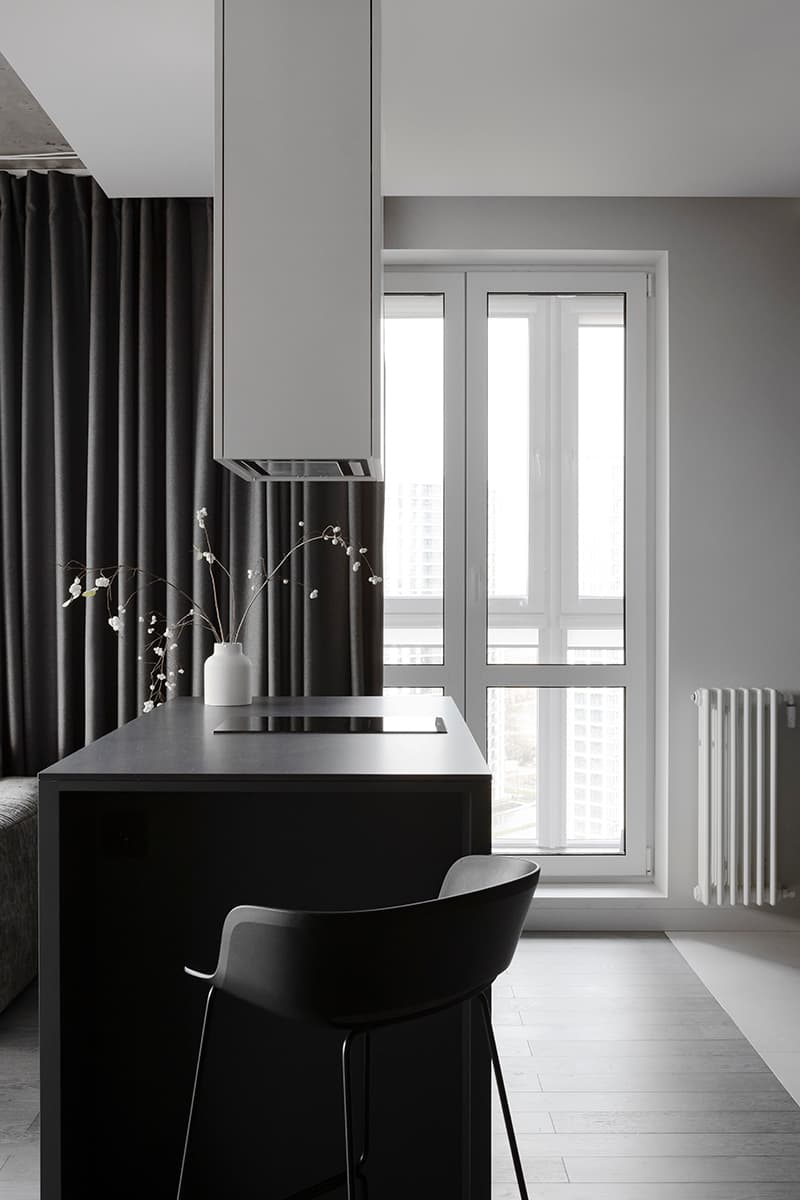 Монохромная квартира в черно-белых тонах — проект KONONOV Studio